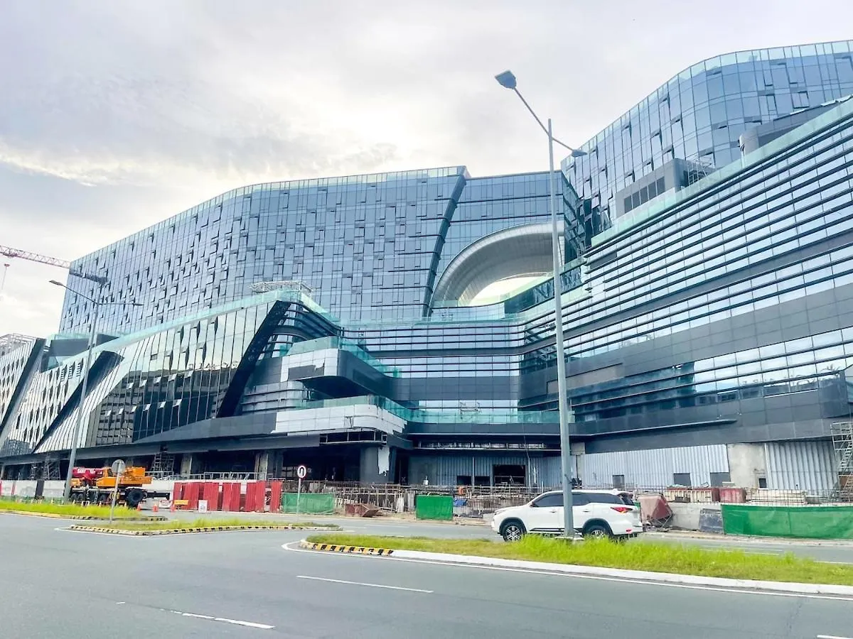 Spacious 1Br Near Airport Across Okada, Solaire Manila Apartment