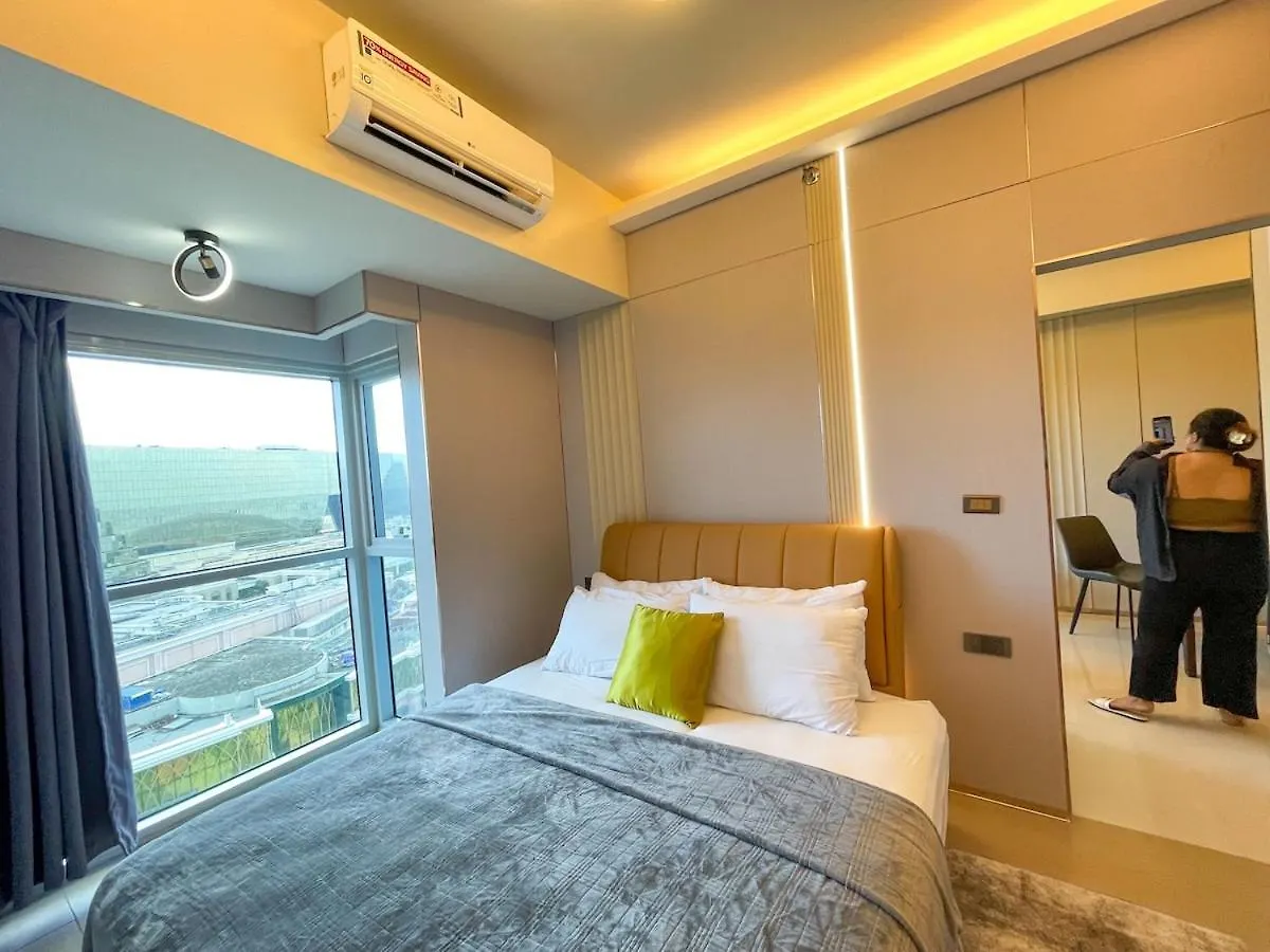 Spacious 1Br Near Airport Across Okada, Solaire Manila 0*,  Philippines