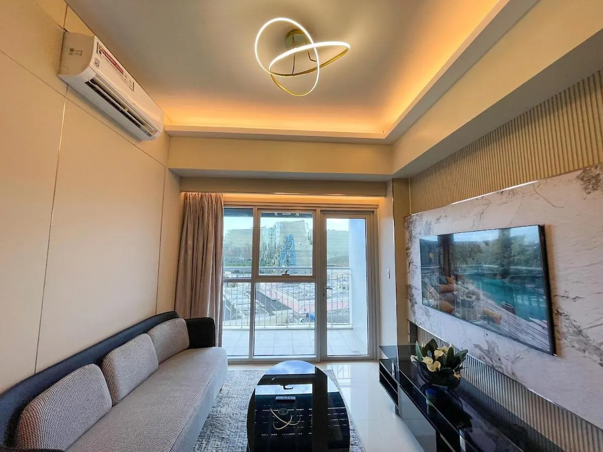 Spacious 1Br Near Airport Across Okada, Solaire Manila Apartment