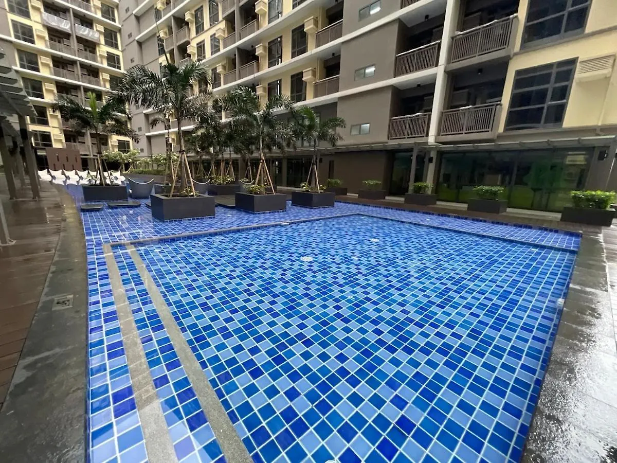 Spacious 1Br Near Airport Across Okada, Solaire Manila 0*,