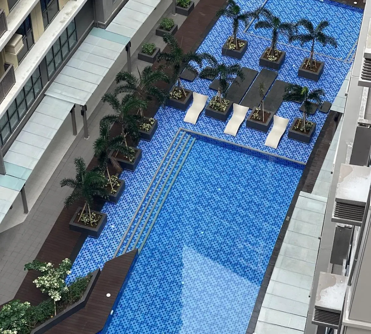 Spacious 1Br Near Airport Across Okada, Solaire Manila Apartment